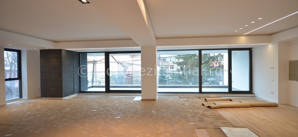 Apartament de vanzare 5 camere Aviatorilor